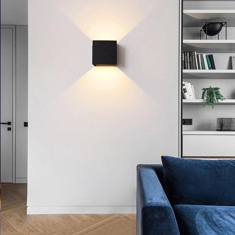 Arandela Luz De Parede BQ XLX 10cm x 10cm LED ABS ambientes internos e externos Branco Quente